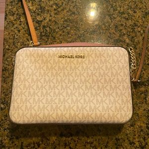 Micheal Kors Purse